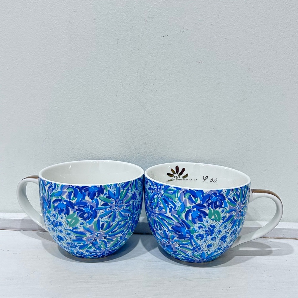 Lilly Pulitzer 12 Ounce  Blue Ceramic  Coffee / Tea Cup Mug Gold Handle Set Of 2